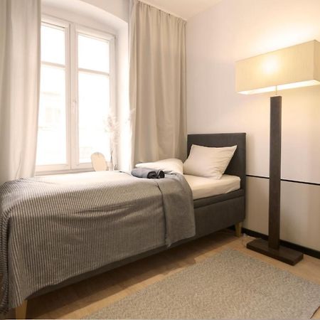 By The River And City Center - Comfortable Rooms ヴロツワフ エクステリア 写真