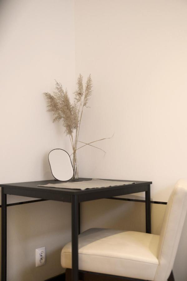 By The River And City Center - Comfortable Rooms ヴロツワフ エクステリア 写真
